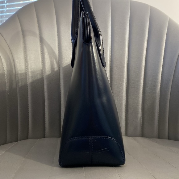 Tod’s Tote - Picture 7 of 15